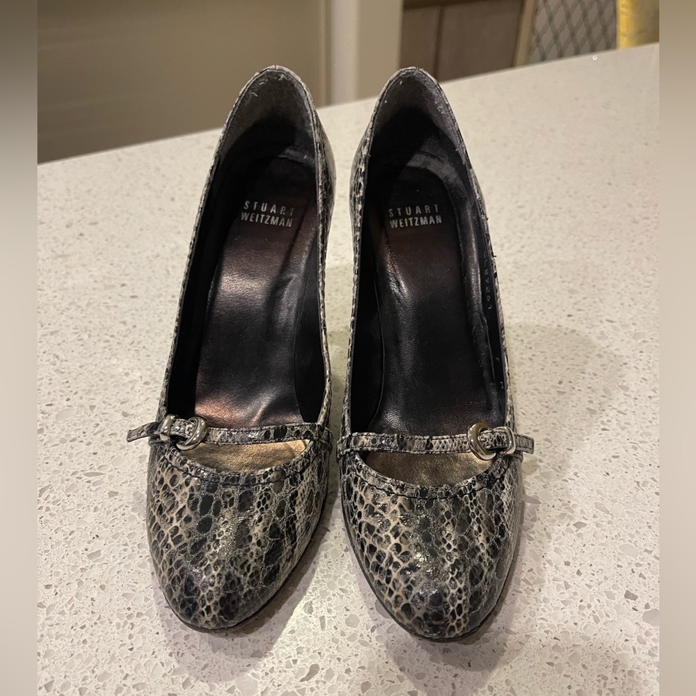 Stuart Weitzman snake print Maryjanes size 7